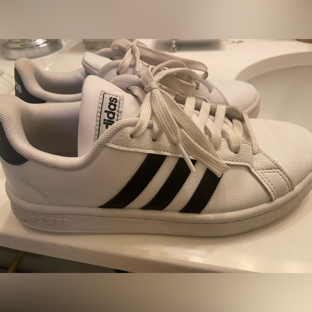 Women’s Adidas Grand Court tennis shoes, size 6
